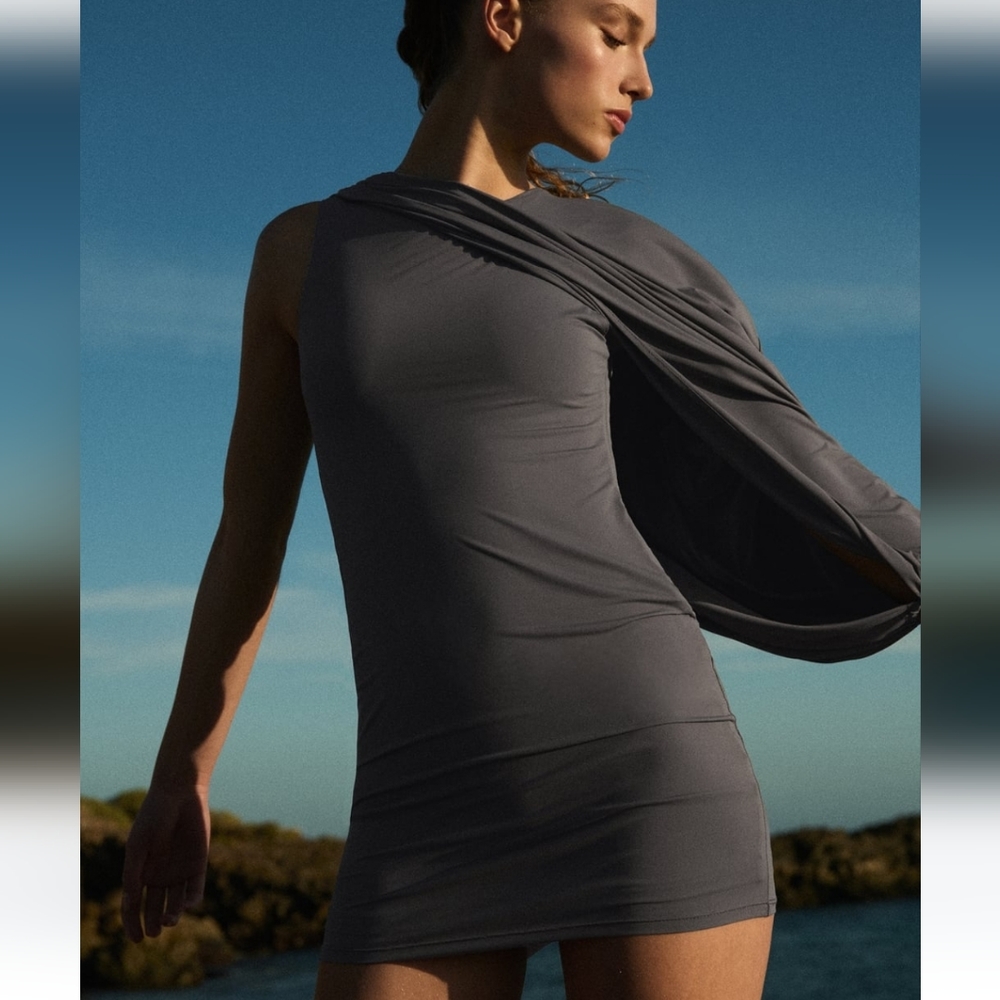 🆕️ 325 Zara Cape Dress